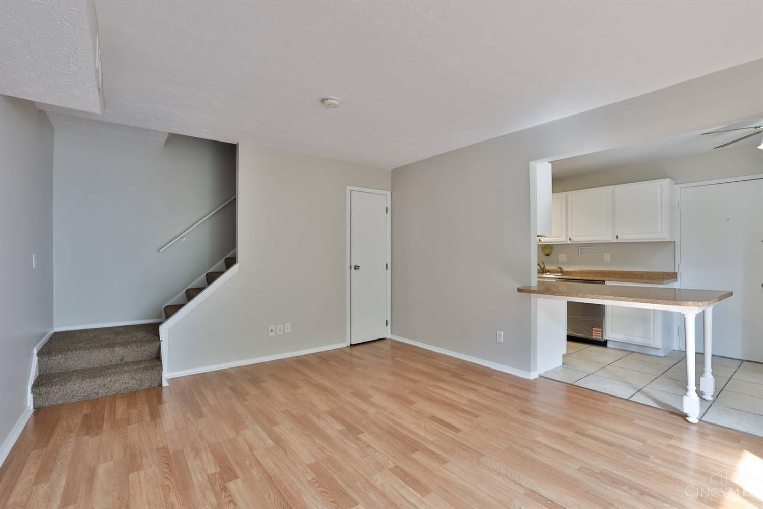 1032 E Crescentville Road