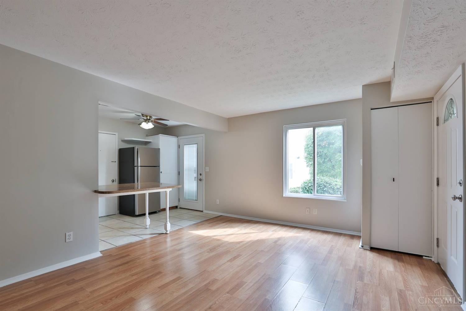 1032 E Crescentville Road