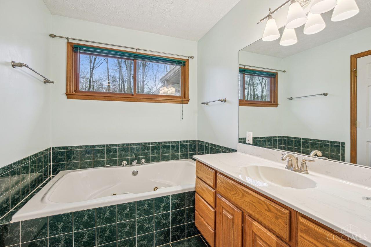 4702 Creekstone Ridge, Goshen Twp, Ohio image 24