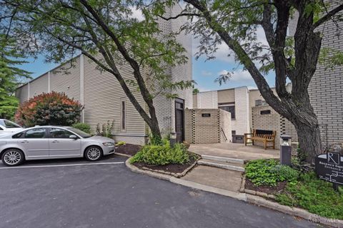 Photo of 2396 Dana Avenue, Cincinnati, OH 45208 (MLS # 1878279)
