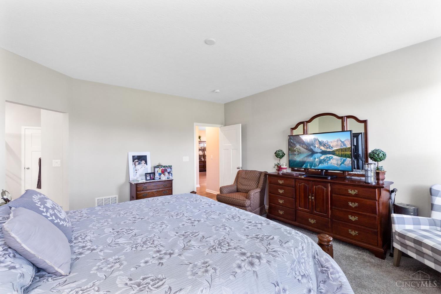 4978 Renaisaance Park Drive, Middletown, Ohio image 21