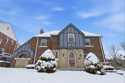 Photo of 1110 Cheyenne Drive, Cincinnati, OH 45216 (MLS # 1863334)