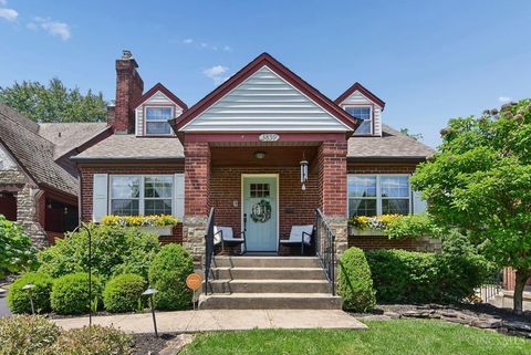 Photo of 3859 Drakewood Drive, Cincinnati, OH 45209 (MLS # 1878966)