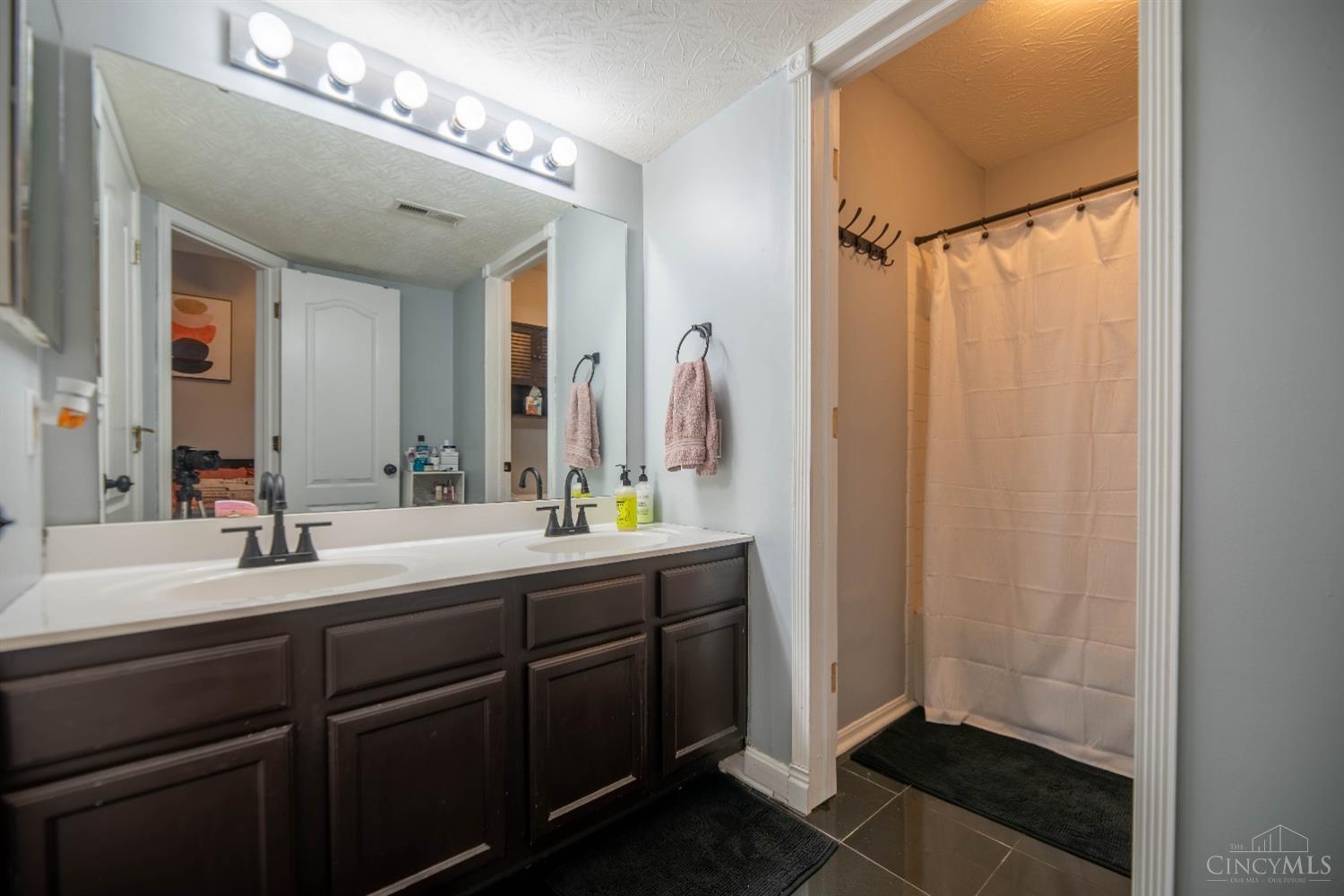 7199 Fieldstone Court #2E, Sharonville, Ohio image 10