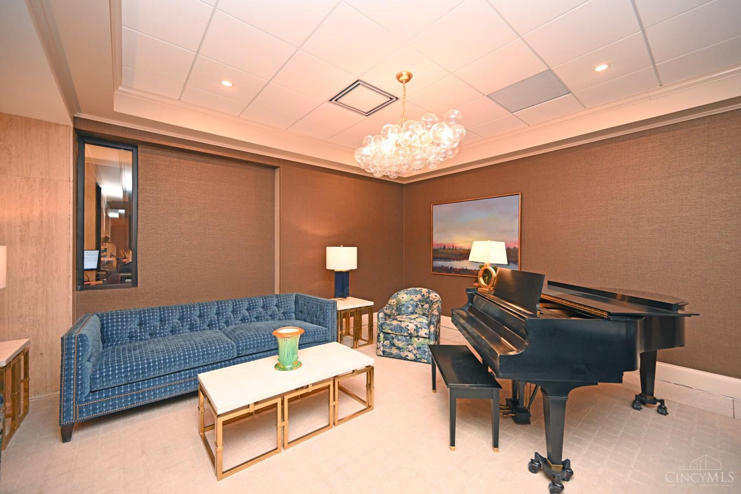 2444 Madison Road 1811