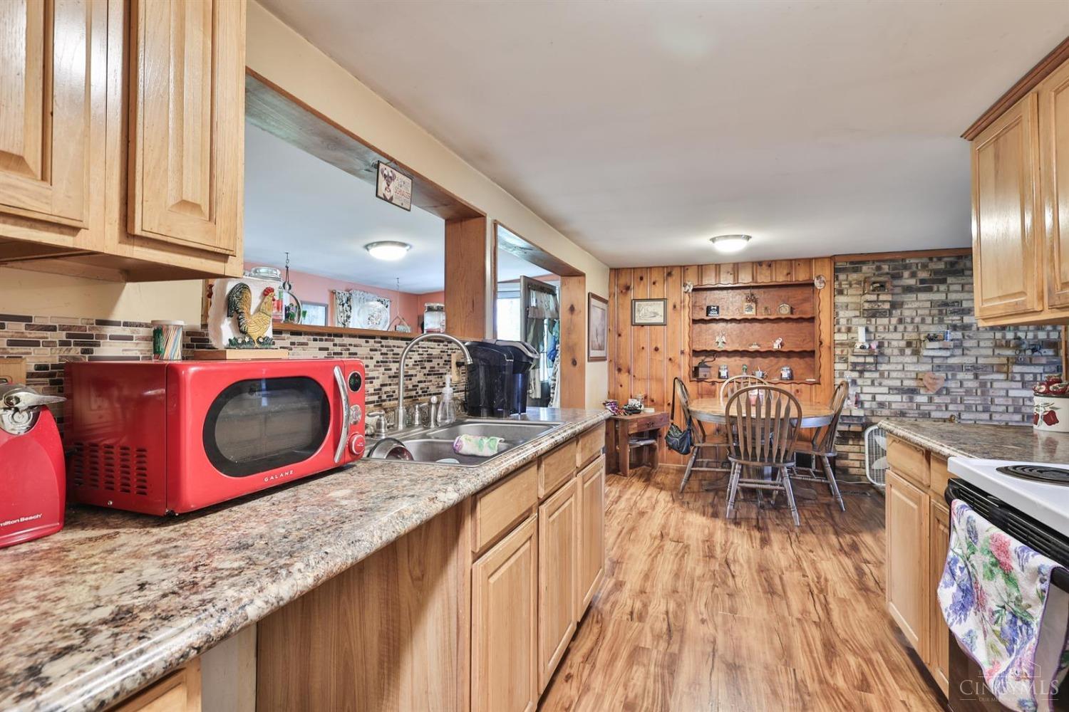 1084 Dehaas Lane, Clayton, Ohio image 14