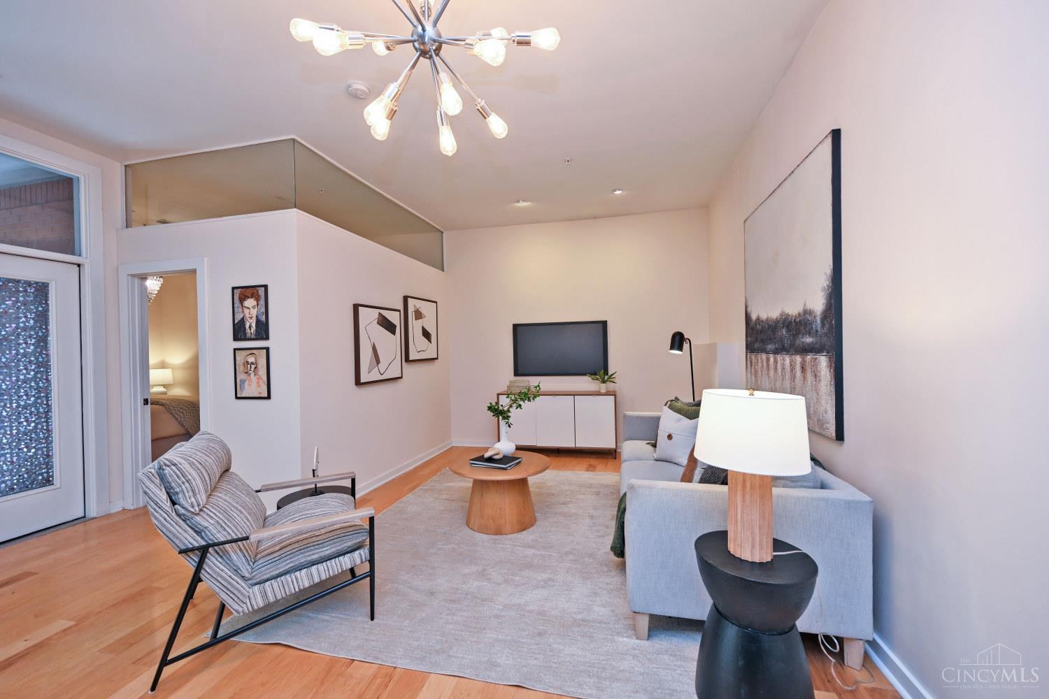 1150 Vine Street 12
