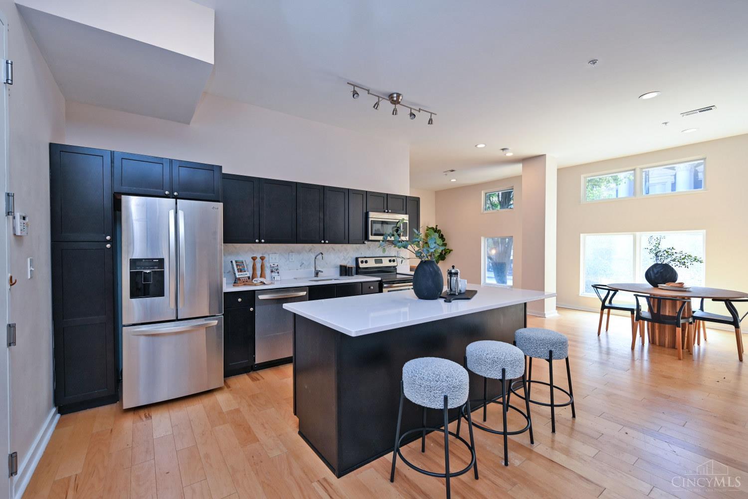 1150 Vine Street 12