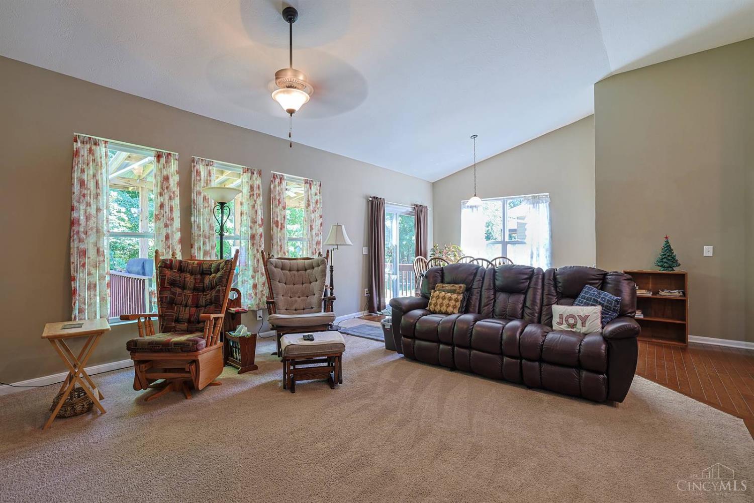 954 London Court