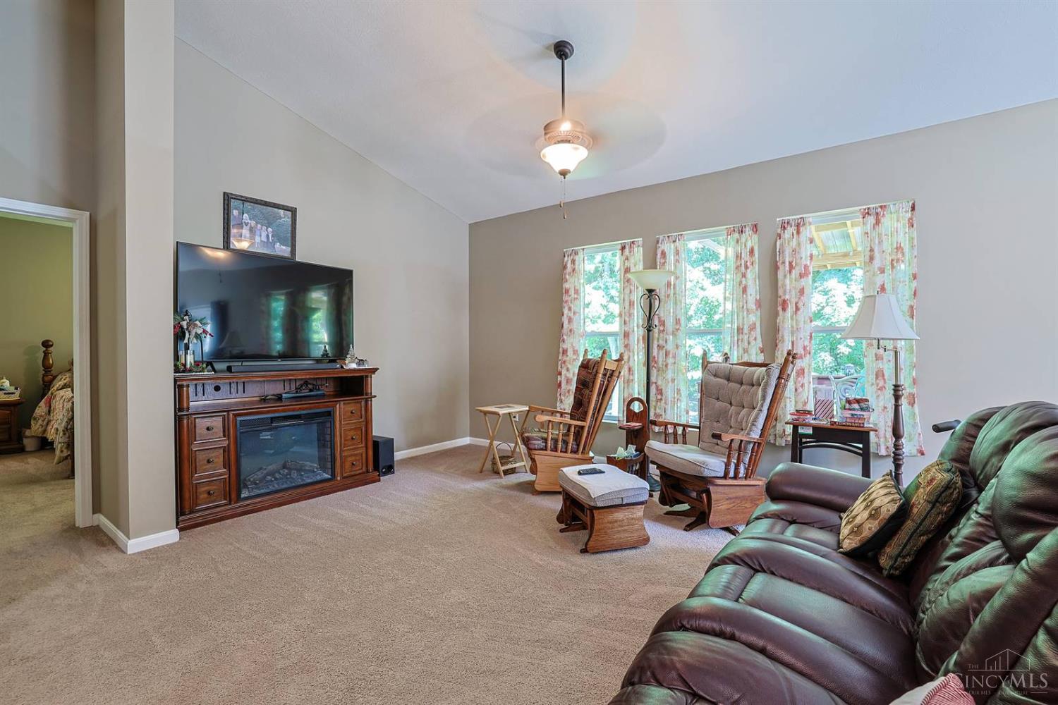 954 London Court