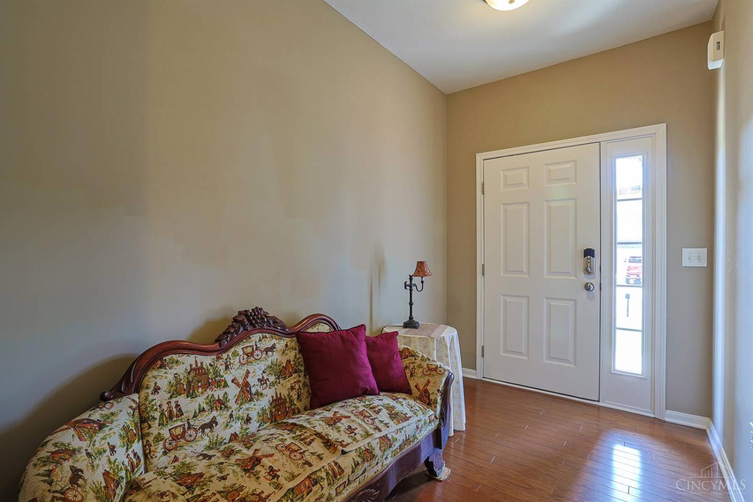 954 London Court