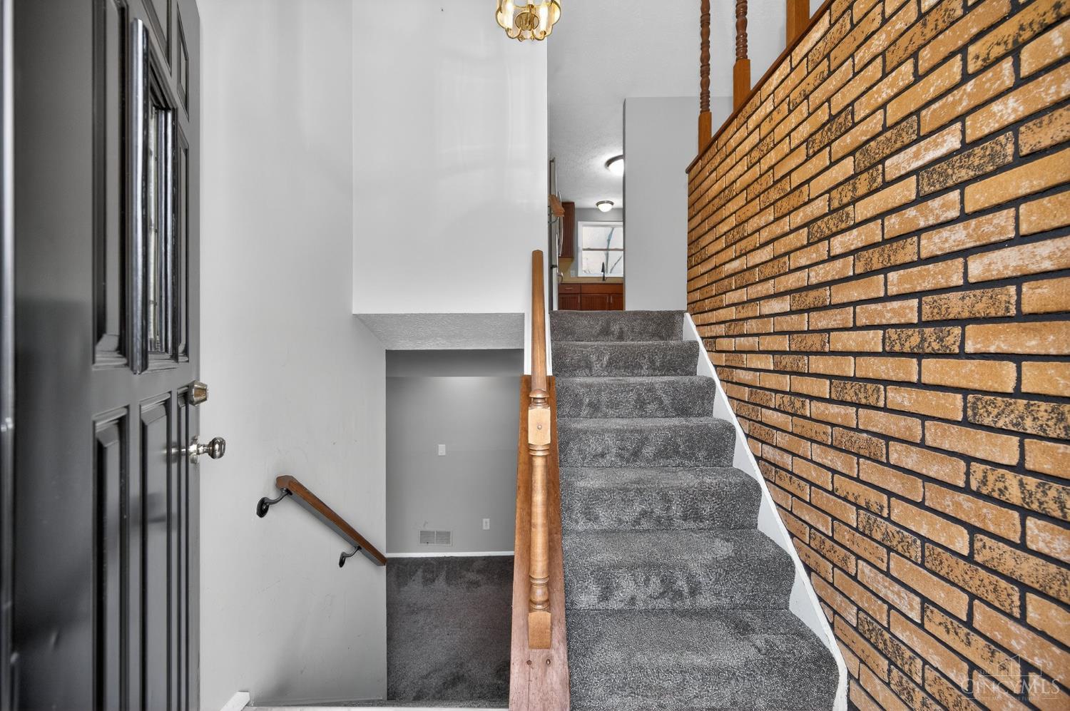 10225 Springknob Court