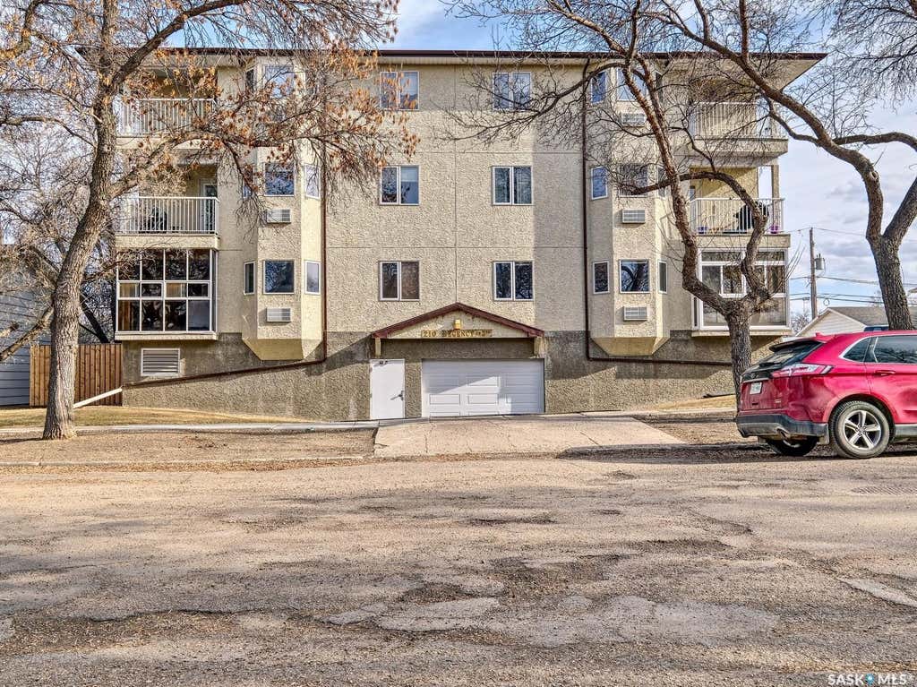 102-210 3RD AVENUE E