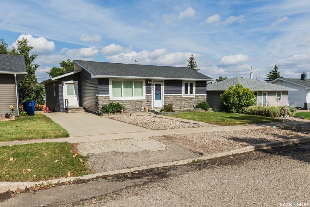 336 COLUMBIA AVENUE, KERROBERT, SK S0L 1R0 - Image 2301310827.jpeg?d=l