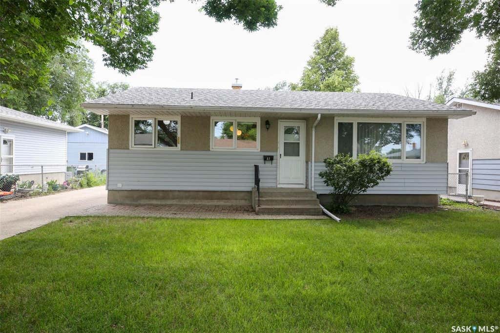 83 Woodward AVENUE