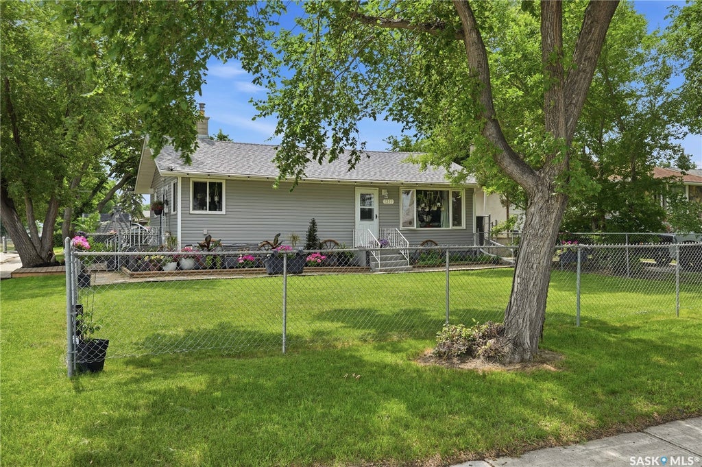 1237 10TH AVENUE E, REGINA, SK S4N 0J4 - Image 1921785616.jpeg?d=l