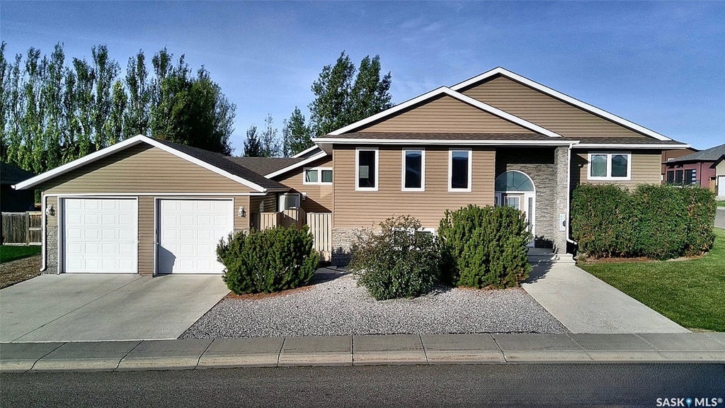828 COLONEL OTTER DRIVE, SWIFT CURRENT, SK S9H 4W9 - Image 1242008068.jpeg?d=l