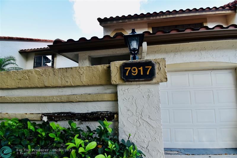 7917 La Mirada Dr 7917