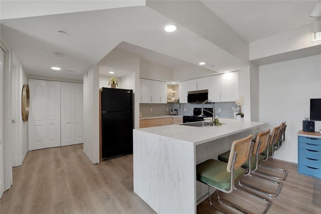 Photo of 100 N Federal Hwy #819, Fort Lauderdale, FL 33301 (MLS # F10534404)