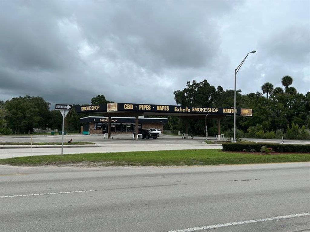 Photo of 1705 S Parrott Ave, Okeechobee, FL 34974 (MLS # F10531120)