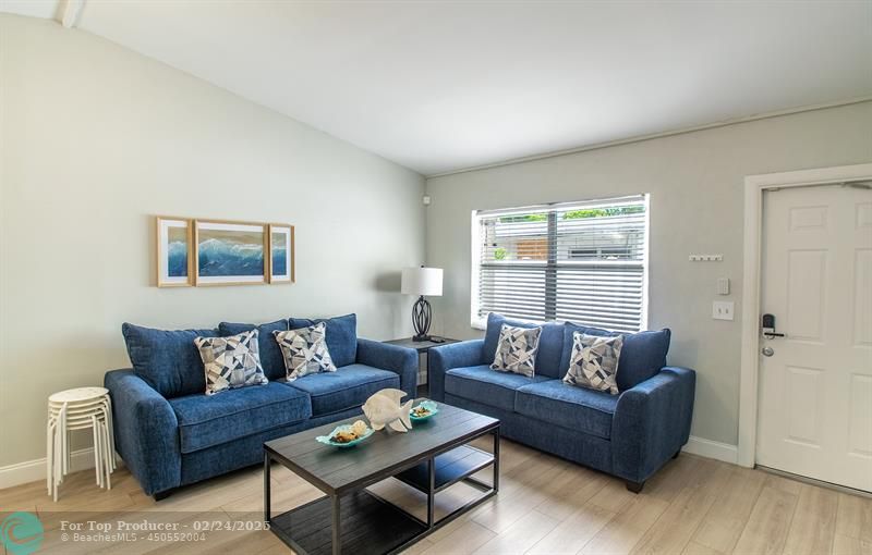 24 SW 4th Ave