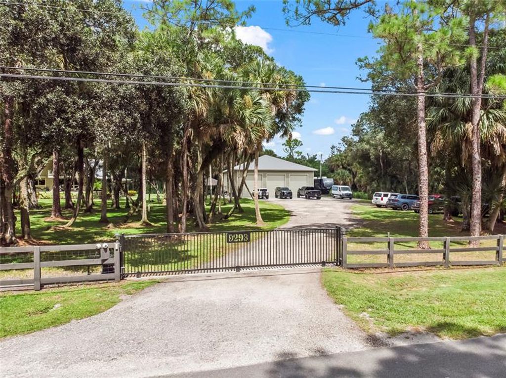 Photo of 9293 Whippoorwill Trail, Jupiter, FL 33478 (MLS # F10531718)