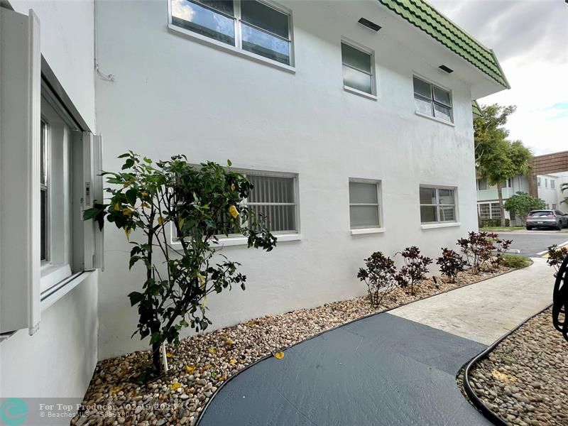 2271 NW 48th Ter 111