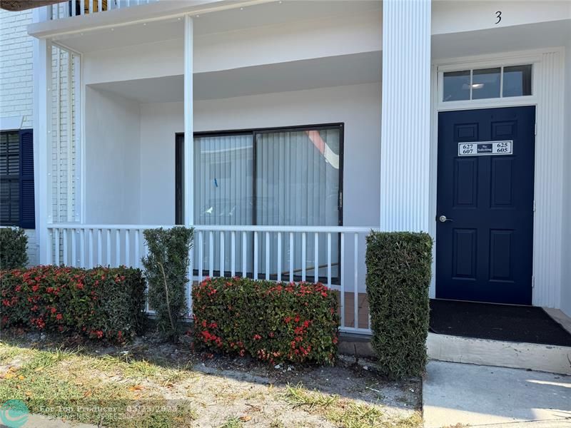 160 Cypress Club Dr 607