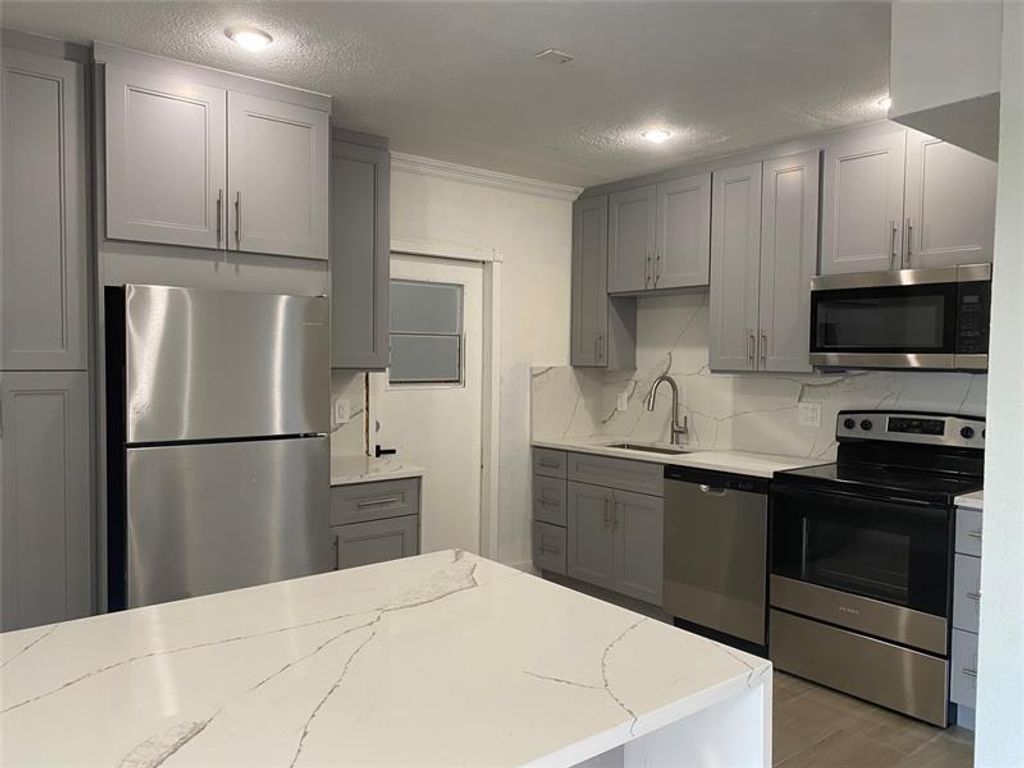 Photo of 7700 NW 33rd St, Davie, FL 33024 (MLS # F10534112)