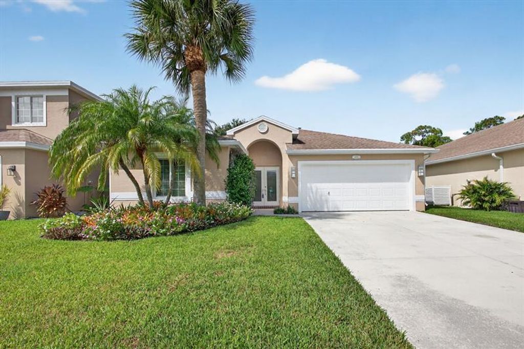 Photo of 2474 SE Springtree Place, Stuart, FL 34997 (MLS # F10525103)
