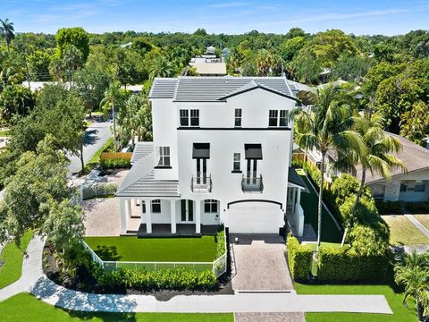 Photo of 802 SW 13th Street, Fort Lauderdale, FL 33315 (MLS # F10530809)