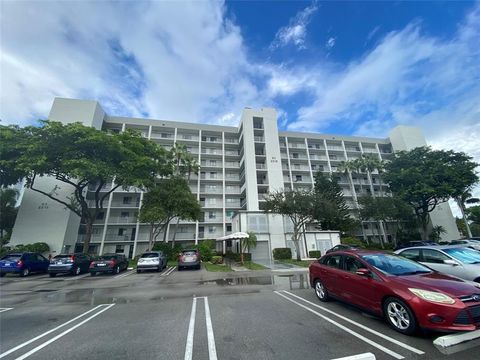 Photo of 2215 Cypress Island Dr #803, Pompano Beach, FL 33069 (MLS # F10530281)
