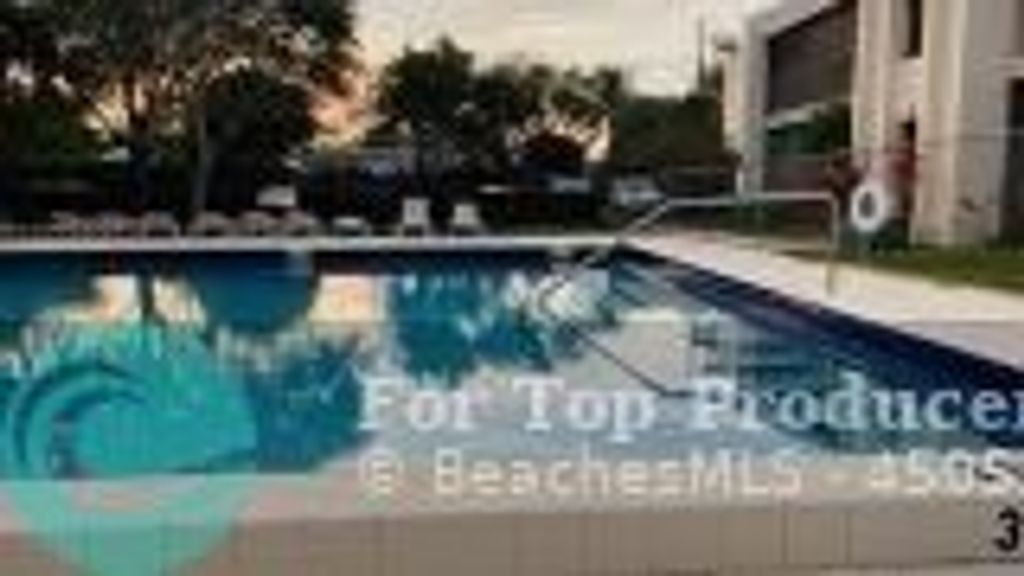 Photo of 150 Pineview Rd #J1, Jupiter, FL 33469 (MLS # F10432801)