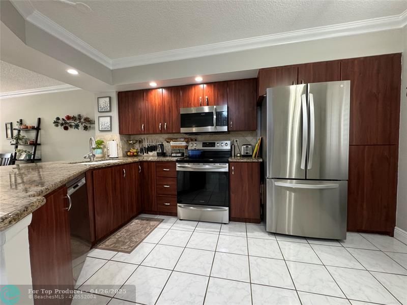 2221 Cypress Island Dr 101