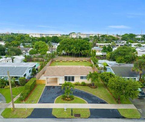 Photo of 245 SW 3rd St, Boca Raton, FL 33432 (MLS # F10530966)