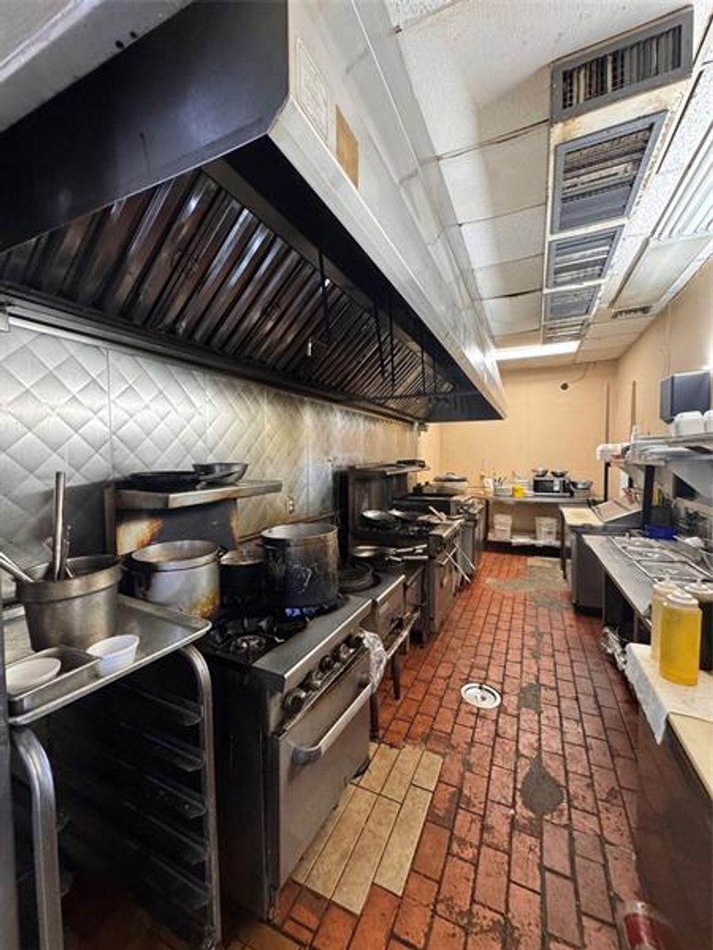 Photo of 948 NE 62nd St, Fort Lauderdale, FL 33334 (MLS # F10531209)