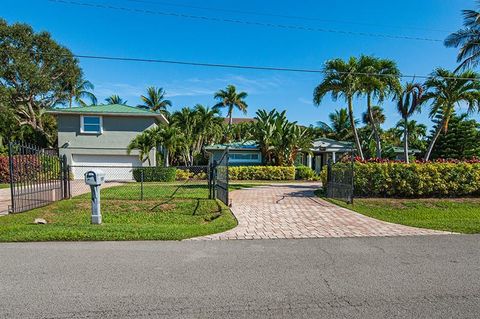 Photo of 1578 Thumb Point Dr, Fort Pierce, FL 34949 (MLS # F10526048)