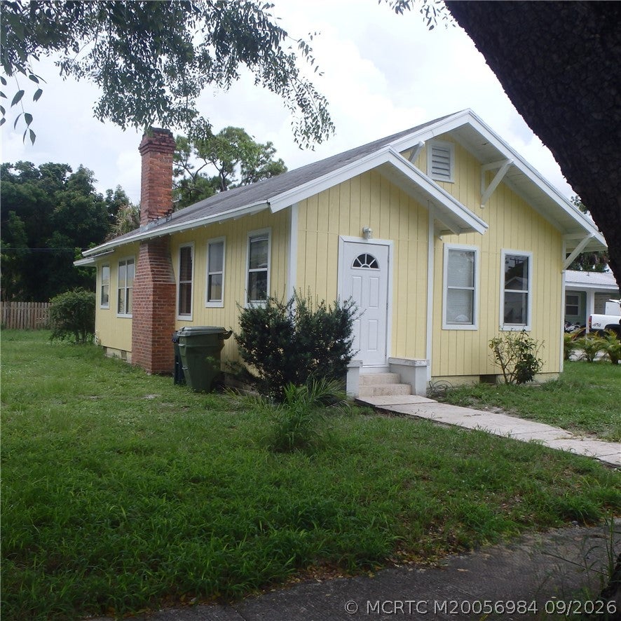 Photo of 844 SE 14 Street, Stuart, FL 34994 (MLS # M20056984)