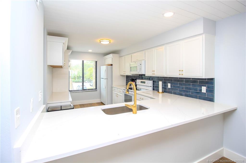 Stuart, Florida 34996, United States, 2 Bedrooms Bedrooms, ,2 BathroomsBathrooms,Residential,Active,121324