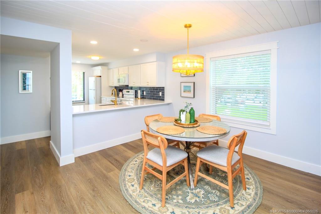 Stuart, Florida 34996, United States, 2 Bedrooms Bedrooms, ,2 BathroomsBathrooms,Residential,Active,121324