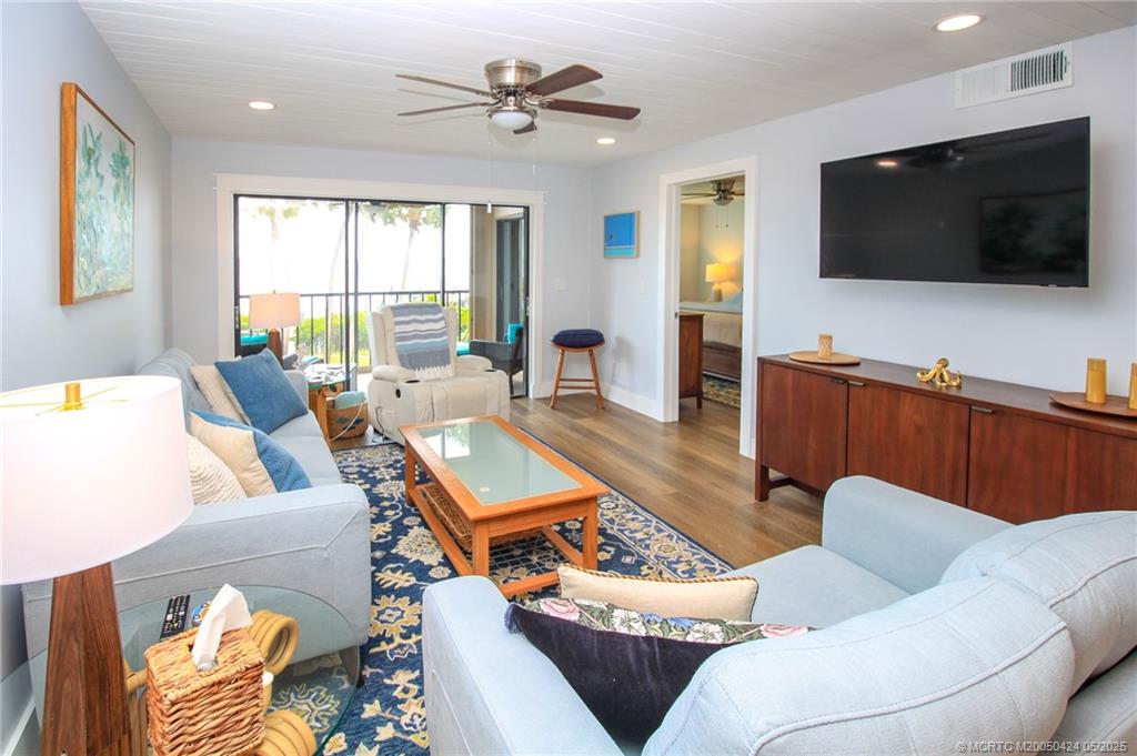 Stuart, Florida 34996, United States, 2 Bedrooms Bedrooms, ,2 BathroomsBathrooms,Residential,Active,121324