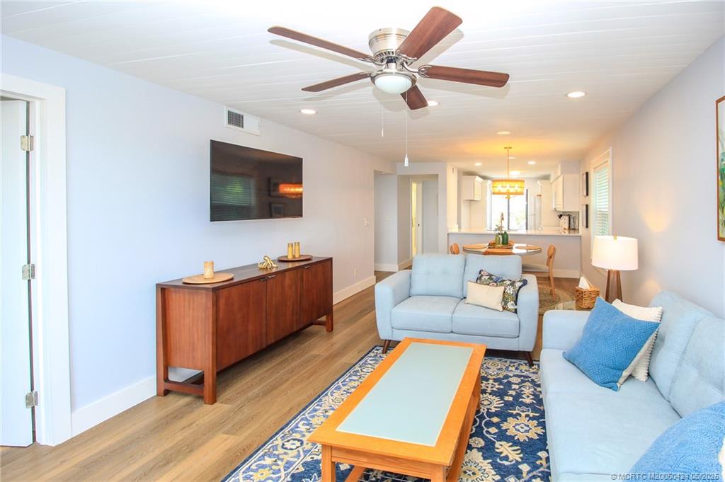 Stuart, Florida 34996, United States, 2 Bedrooms Bedrooms, ,2 BathroomsBathrooms,Residential,Active,121324