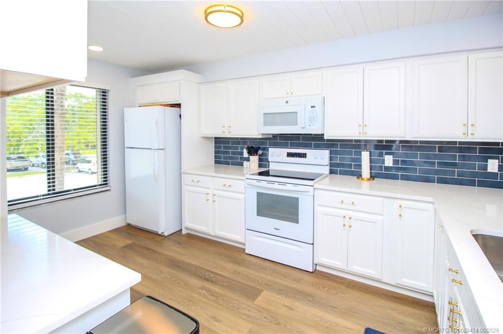 Stuart, Florida 34996, United States, 2 Bedrooms Bedrooms, ,2 BathroomsBathrooms,Residential,Active,121324