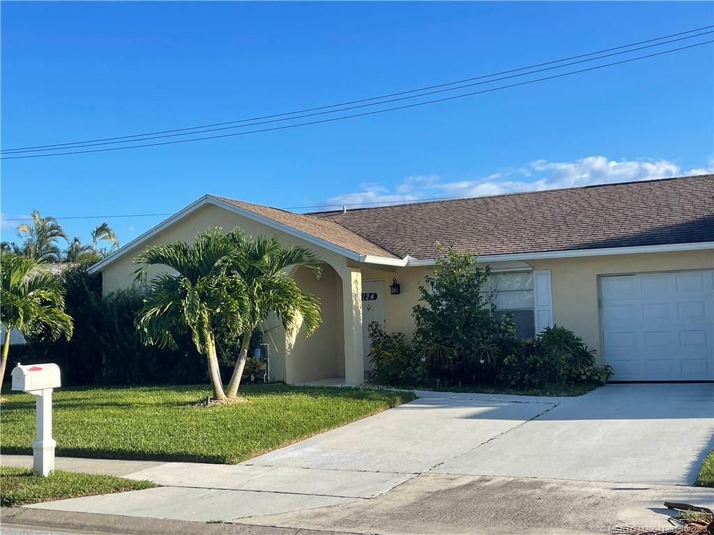 Photo of 124 Banyan Circle, Jupiter, FL 33458 (MLS # M20041361)