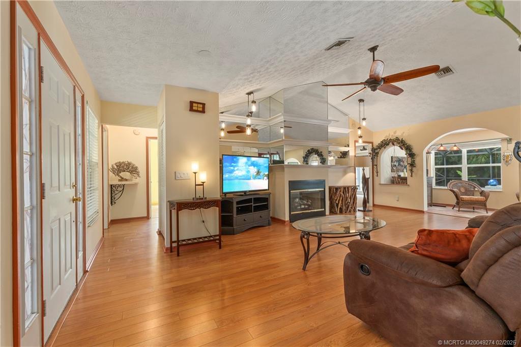 Port Saint Lucie, Florida 34953, United States, 4 Bedrooms Bedrooms, ,3 BathroomsBathrooms,Residential,Pending,77541