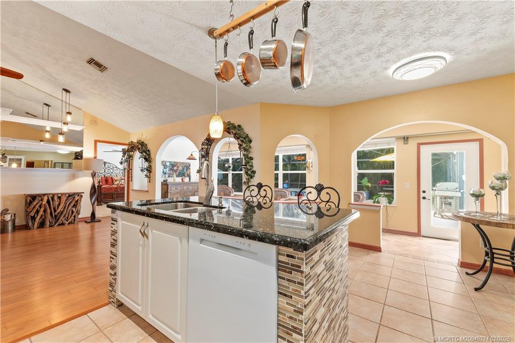 Port Saint Lucie, Florida 34953, United States, 4 Bedrooms Bedrooms, ,3 BathroomsBathrooms,Residential,Pending,77541