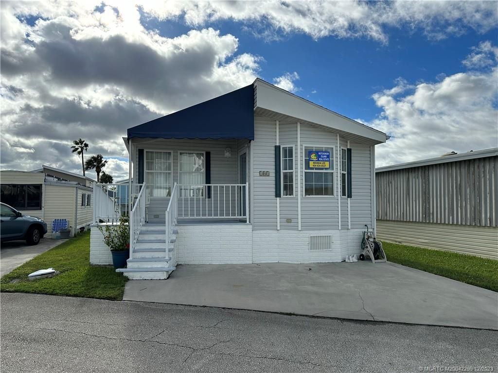 Photo of 181 Nettles Boulevard, Jensen Beach, FL 34957 (MLS # M20042299)