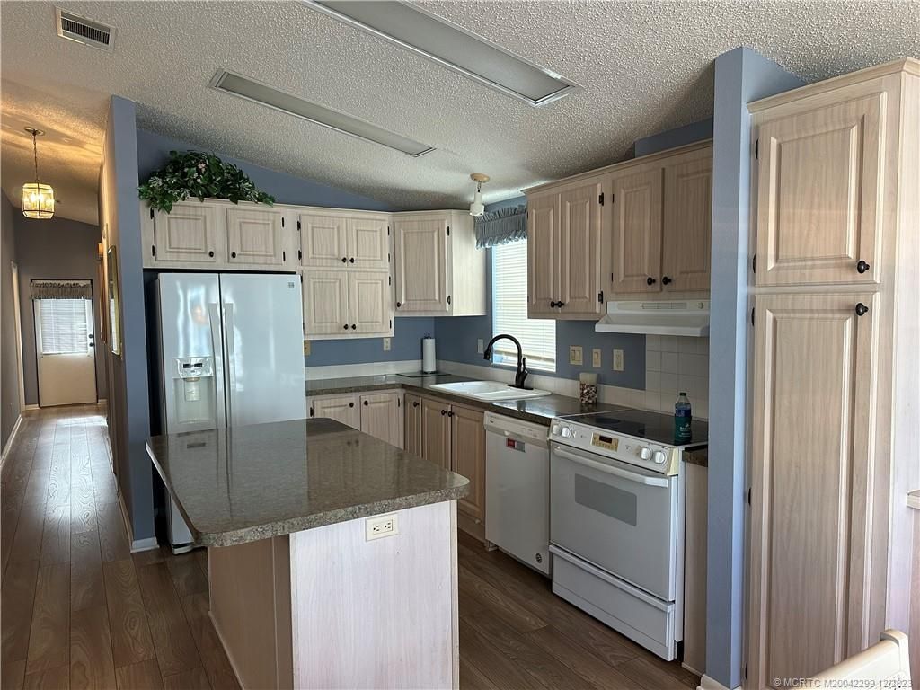 Photo of 181 Nettles Boulevard, Jensen Beach, FL 34957 (MLS # M20042299)