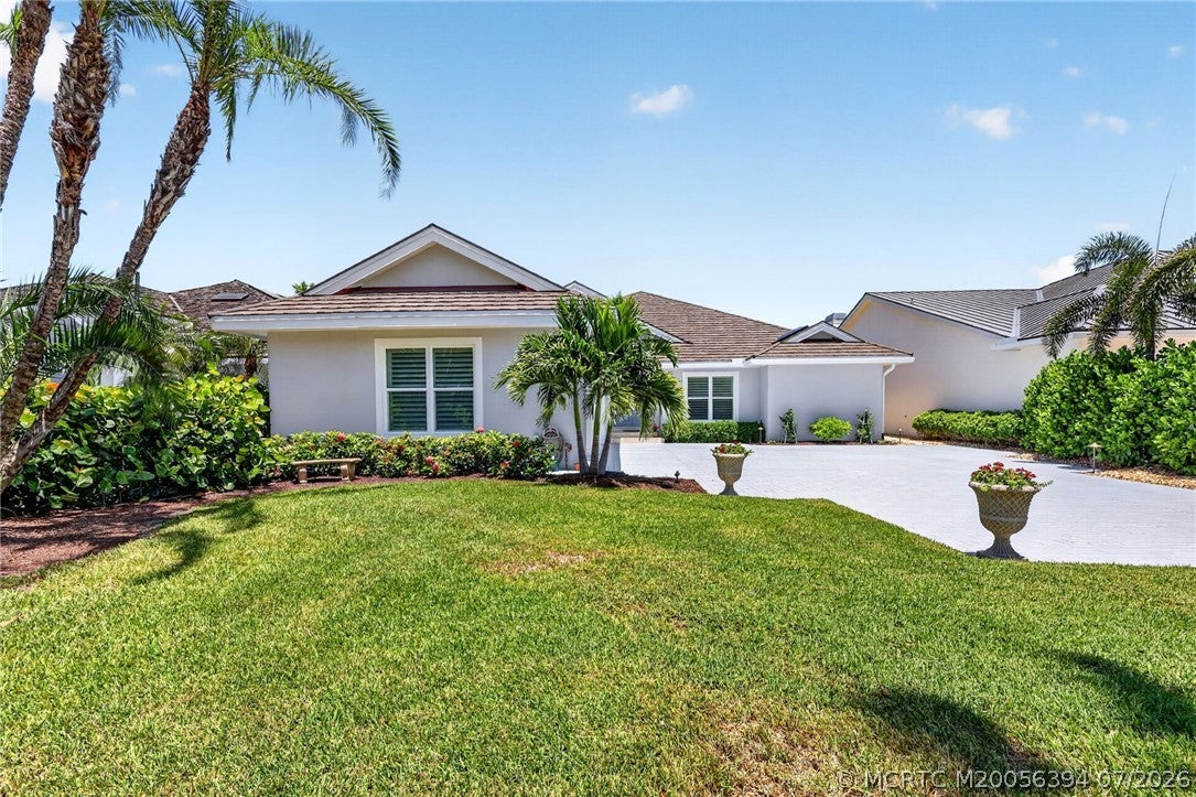6943 SE Harbor Circle