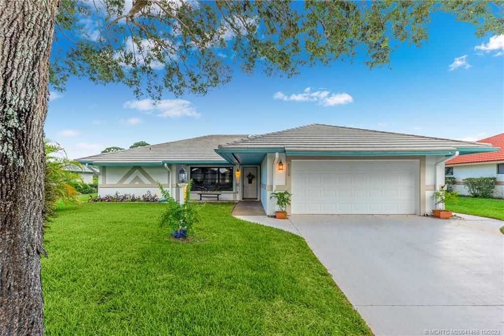 Photo of 5110 SE Hanson Circle, Stuart, FL 34997 (MLS # M20041466)